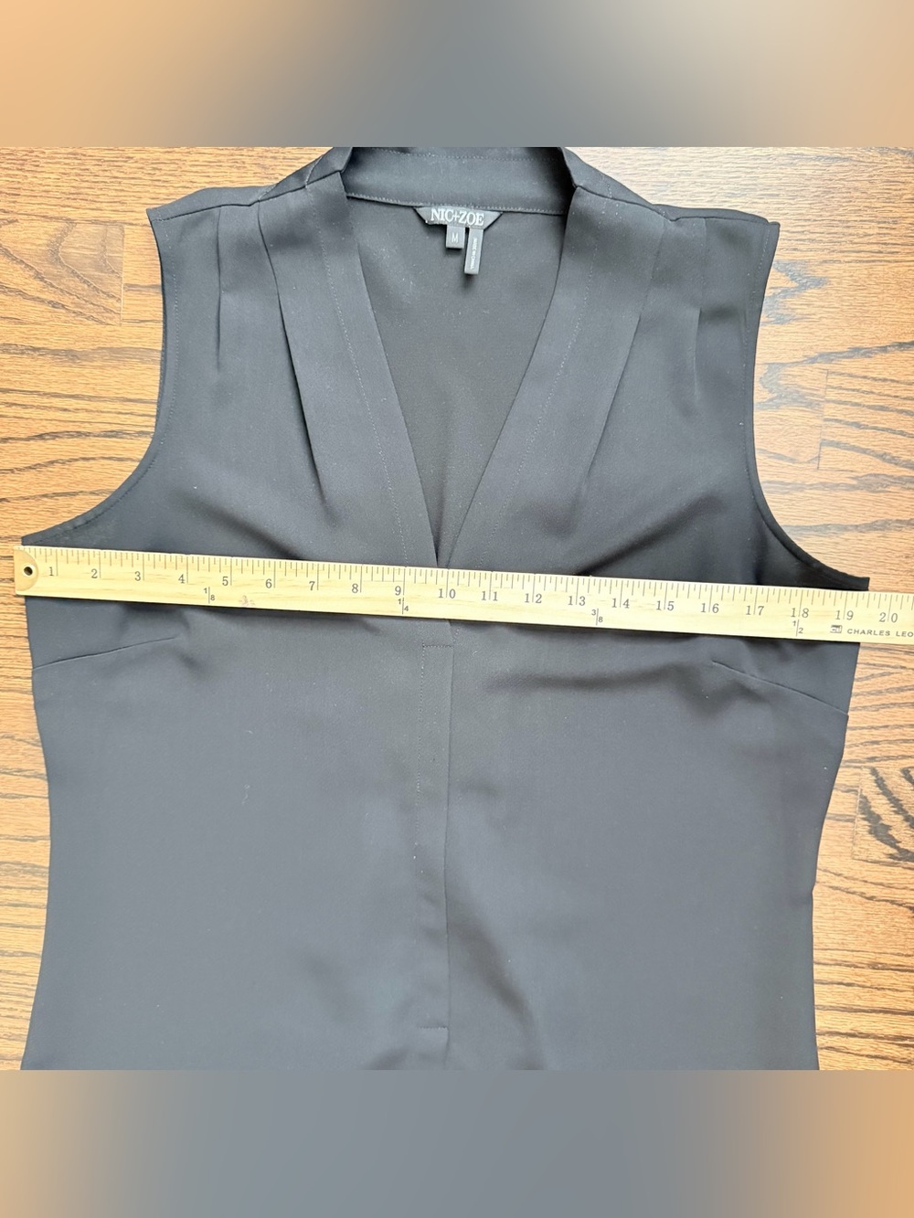 NIC+ZOE Black Easy Day To Night Sleeveless V-Neck Blouse - size medium - Picture 3 of 6